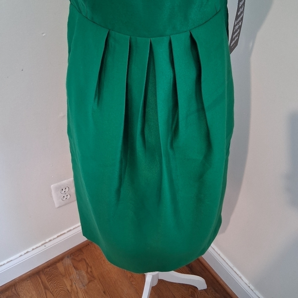 Tuckernuck Draper Green Waverly Dress Size Medium NWT - Picture 9 of 12